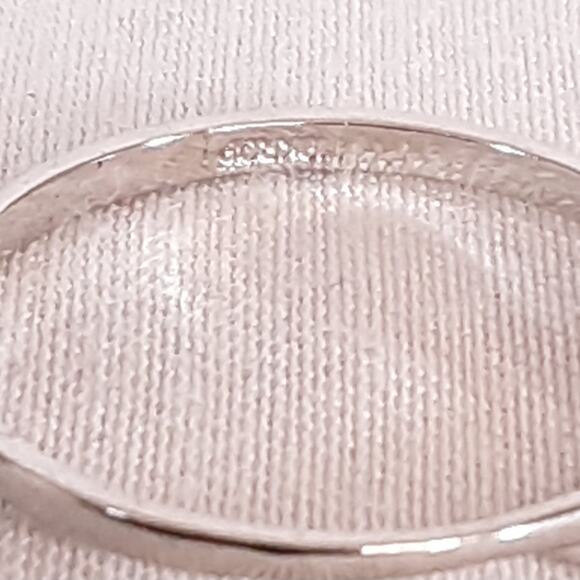 18K Rolled Gold Plated Ring Dainty Heart Design Simple Band Elegant Delicate - Picture 8 of 9